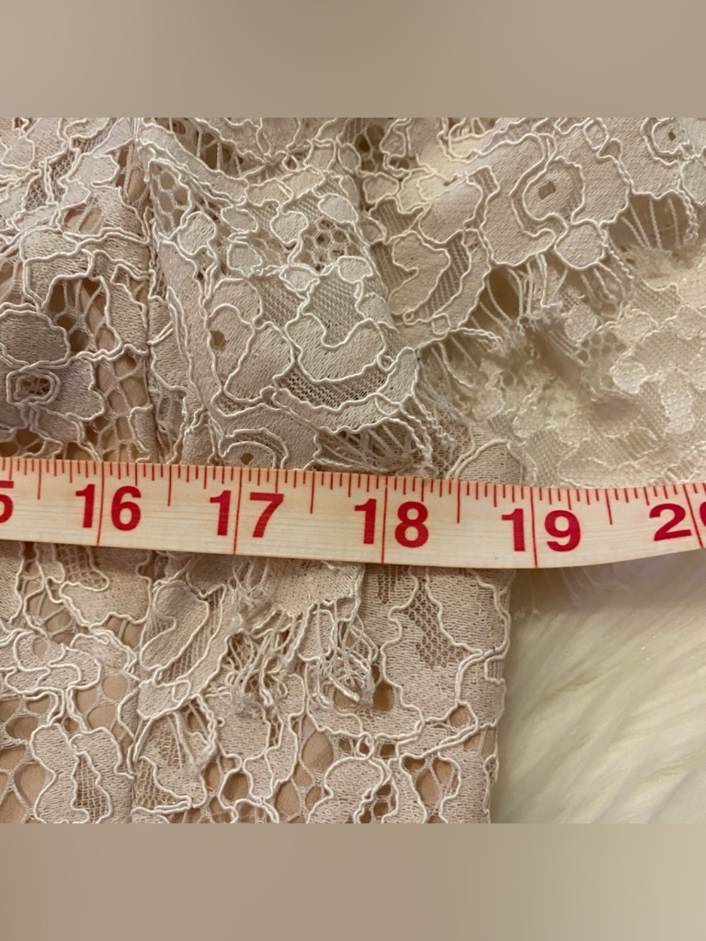 Ivory off-the-shoulder lace dress - Picture 13 of 13
